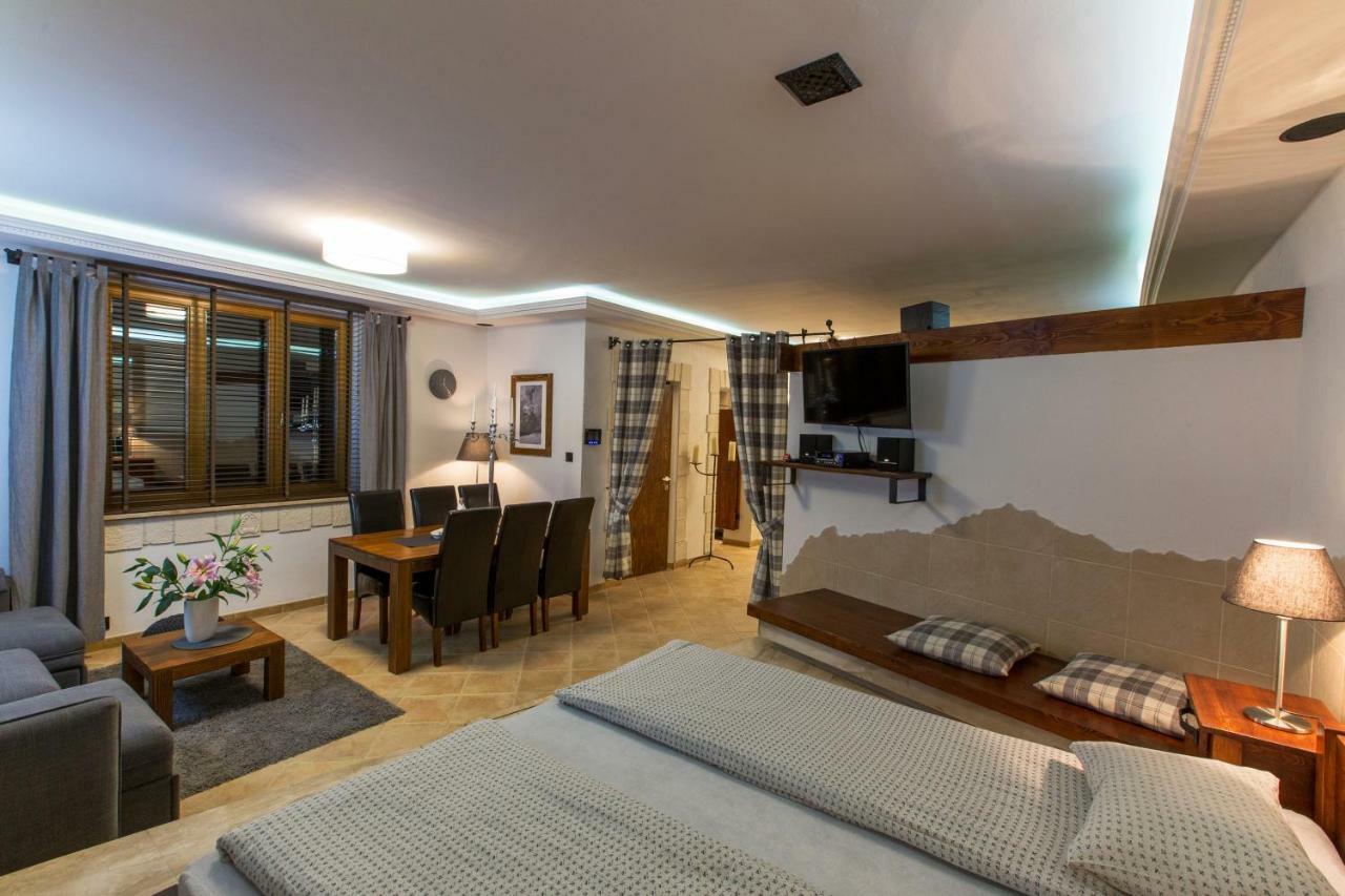 Koryntia Apartment *